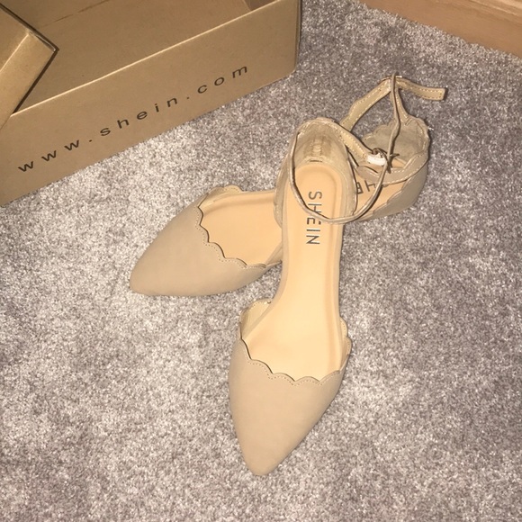 🎉NWOT🎉 TAN POINTED TOE SHOES - Picture 1 of 6